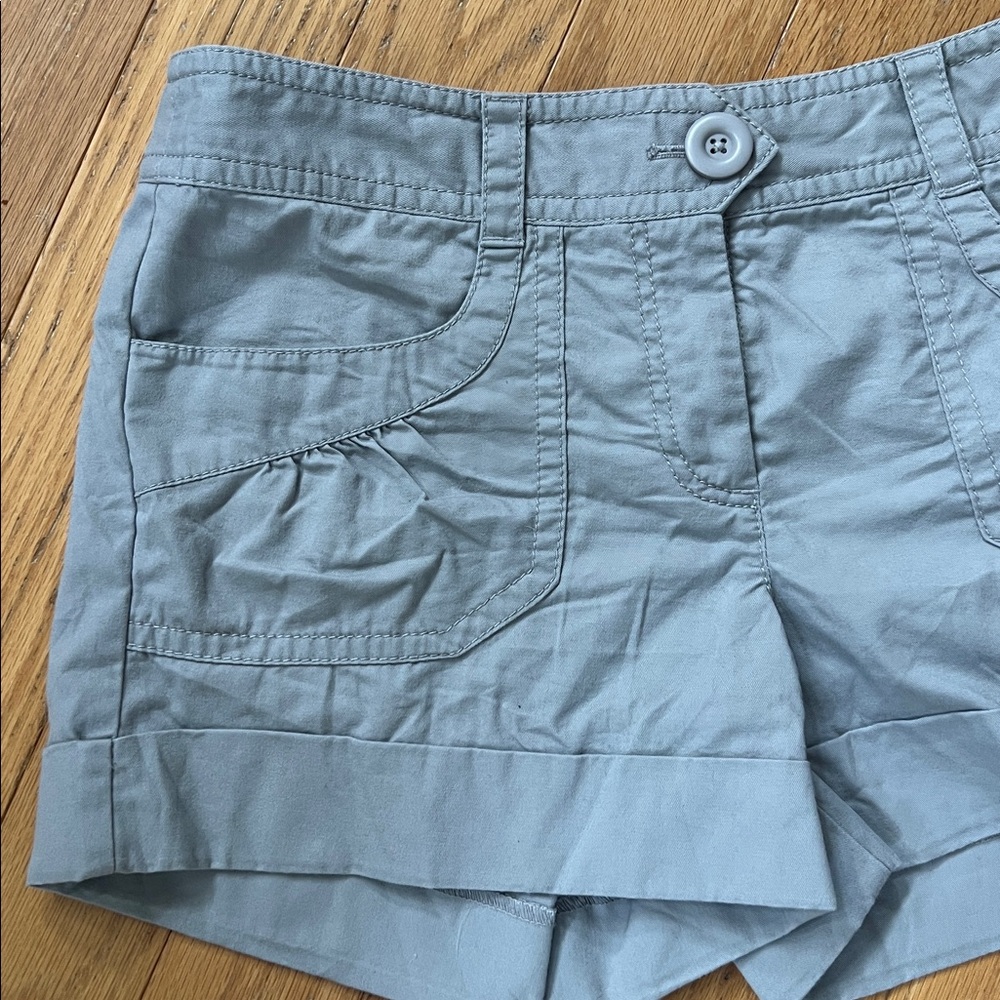LOFT Light French Gray Women's Cargo Shorts w/ Puckered Pockets & Cuffs Sz 6 & 8 - Picture 3 of 10